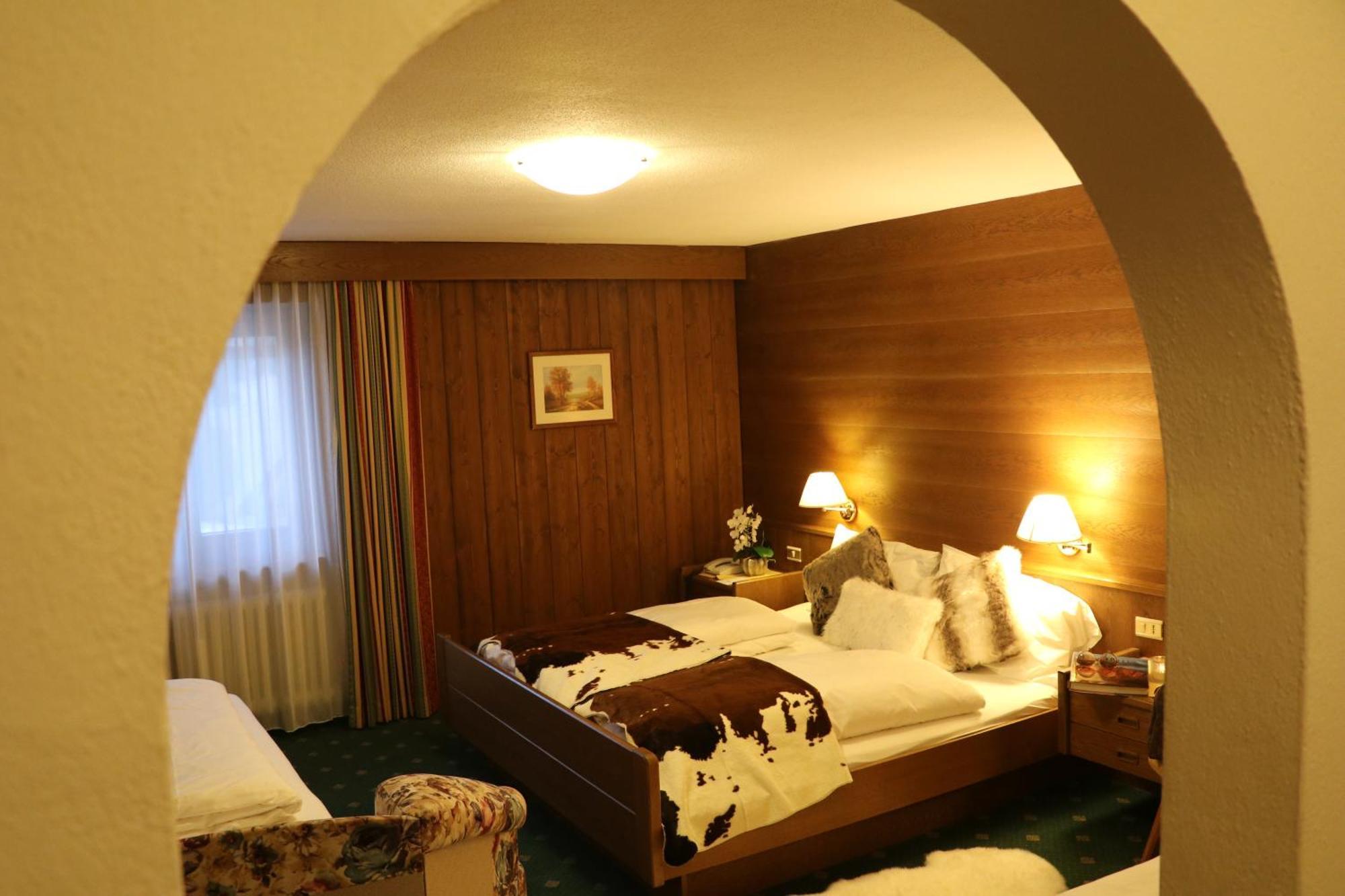 Serena Hotel 3*