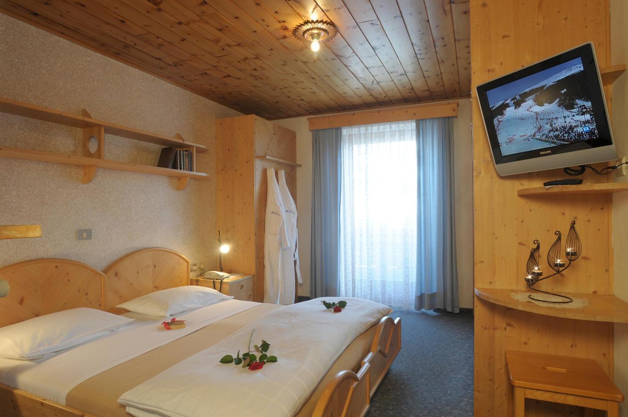Serena Hotel 3*