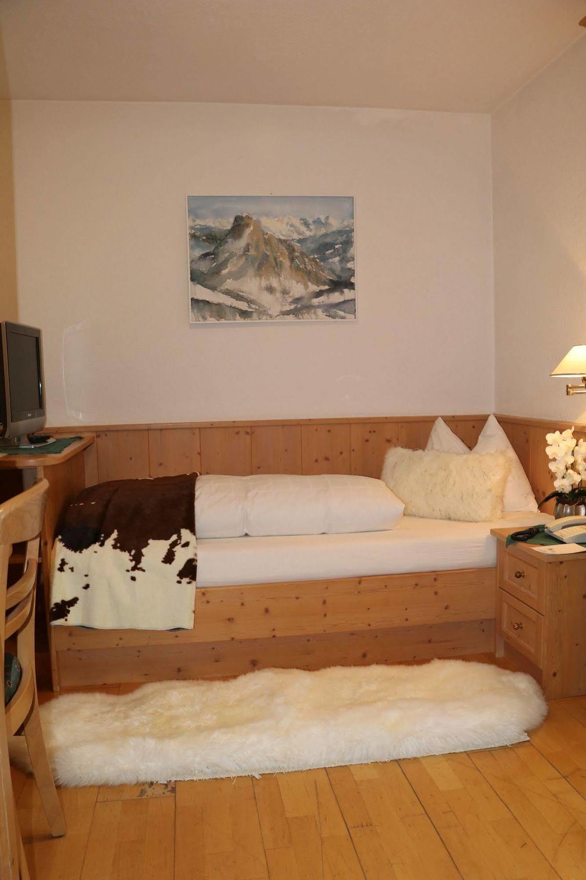 Hotel Serena 3*